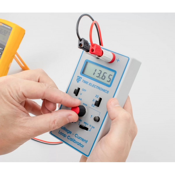 1048 Voltage/Current/Loop Calibrator